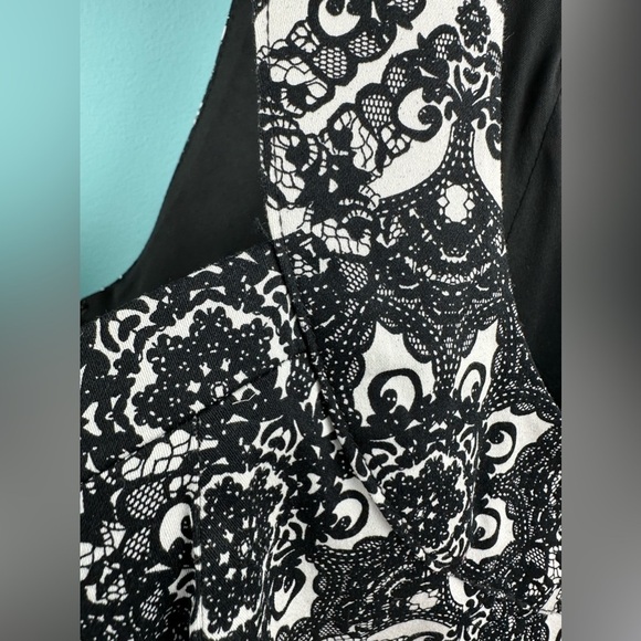 NWT Torrid cropped blouse sleeves top, size 3X, black white lattice print - Picture 5 of 14
